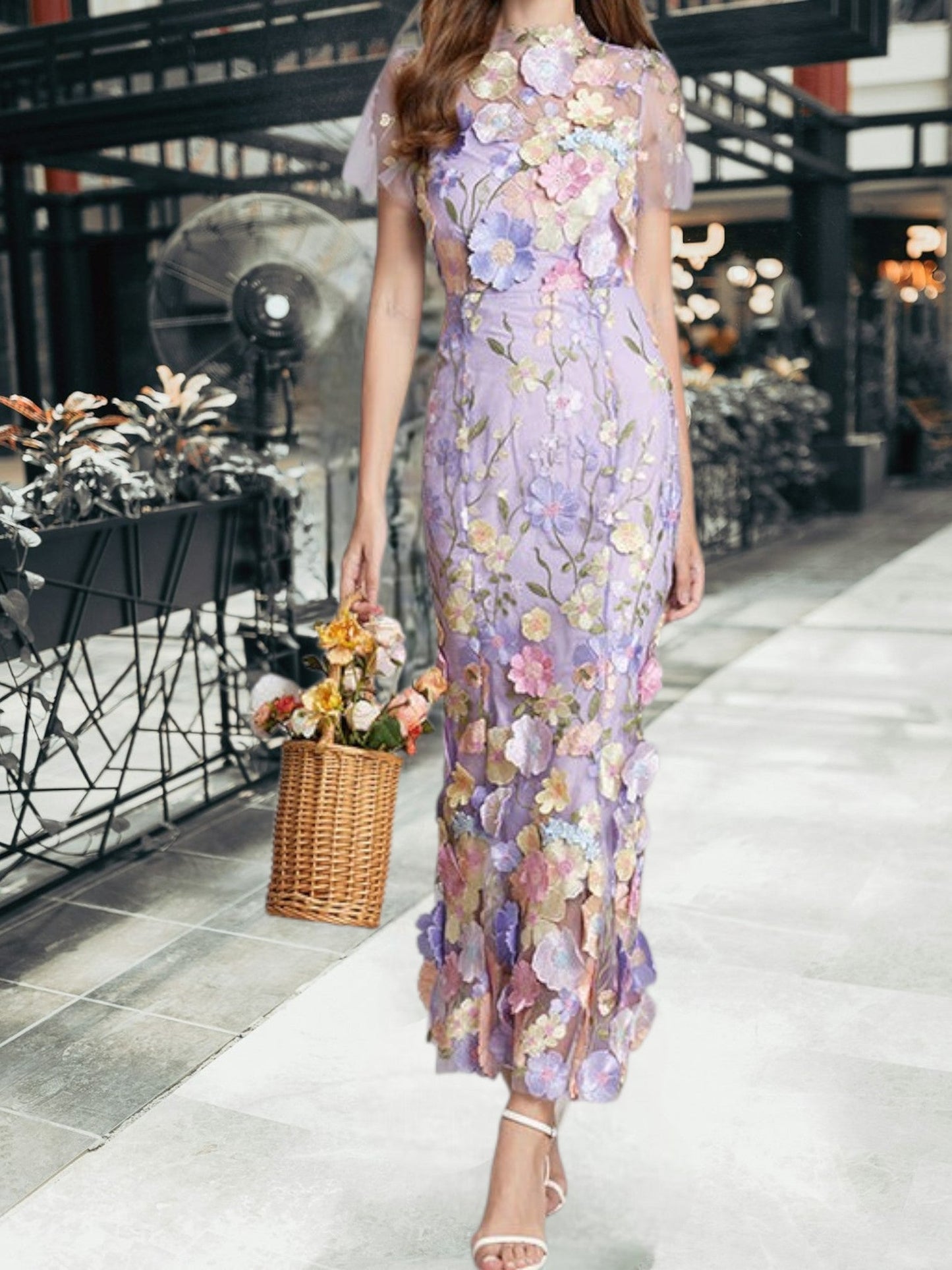 Blumen -Maxikleid für Frauen mit kurzem Ärmeldesign und Stickerei 2