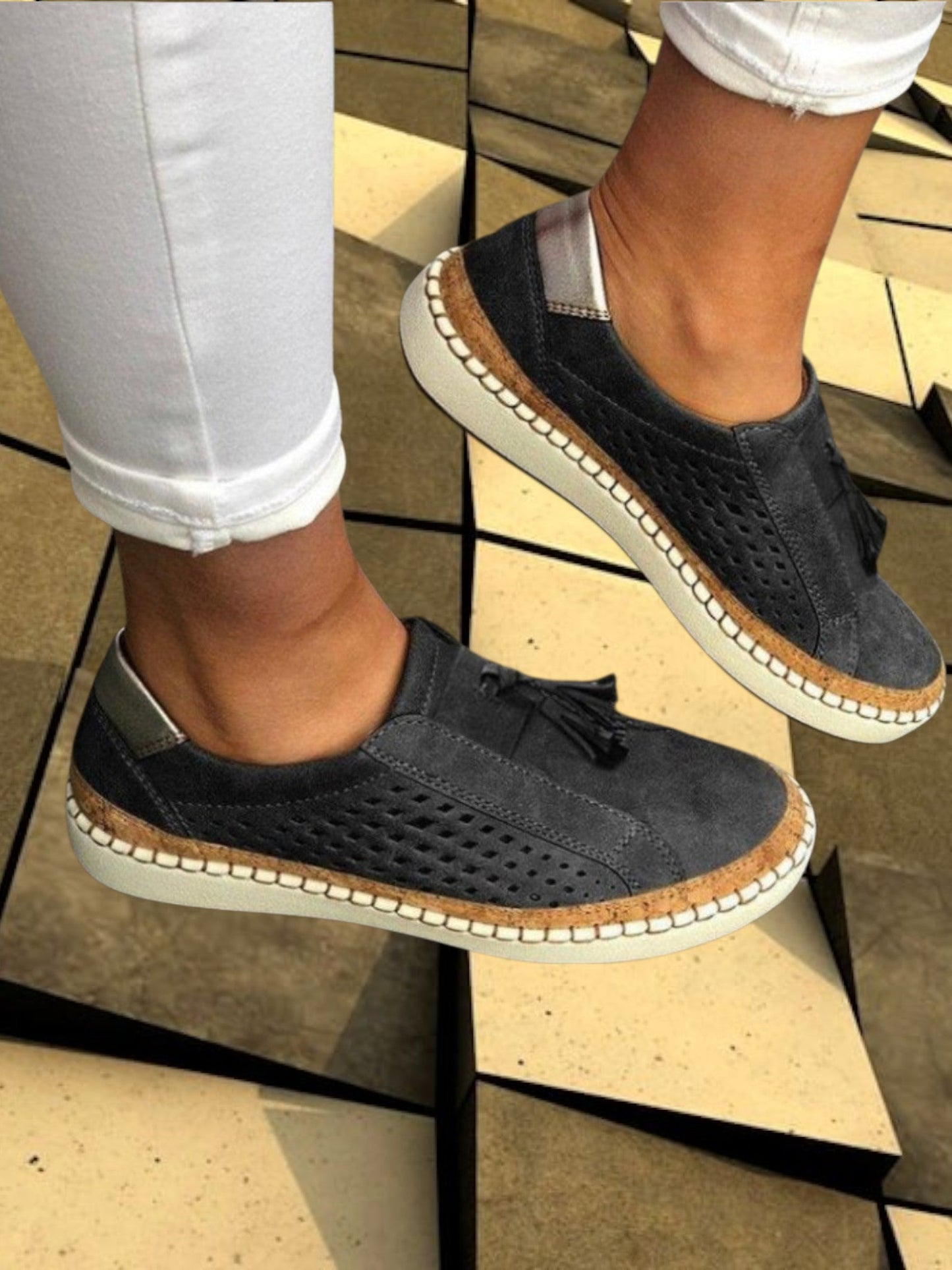 Bogen unterstützen Frauen-Sneaker mit Slip-Außensohle für Frauen | Schwarz