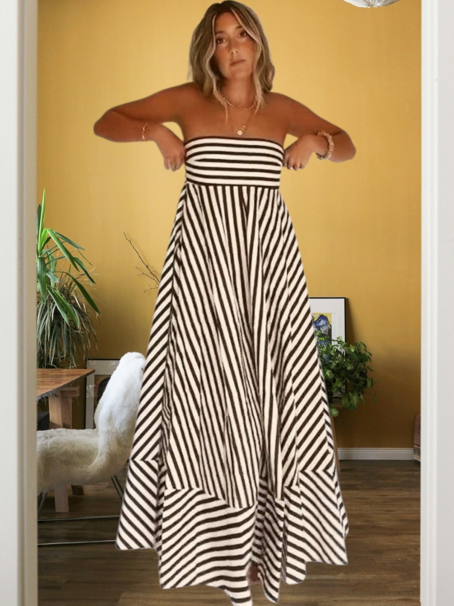 Clara | Elegantes Maxikleid für Damen mit gerafftem Design und unsichtbarem Reißverschluss, perfekt für Hochzeitsgäste und festliche Anlässe | Streifen 4