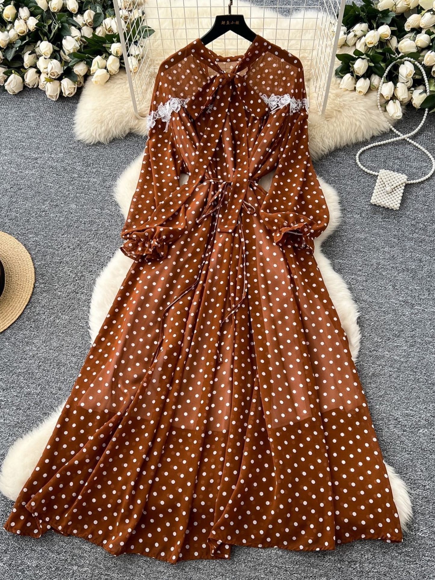 Damen Polka Dot Chiffon Kleid - Elegant & Leicht für Freizeit oder Festlich | Braun