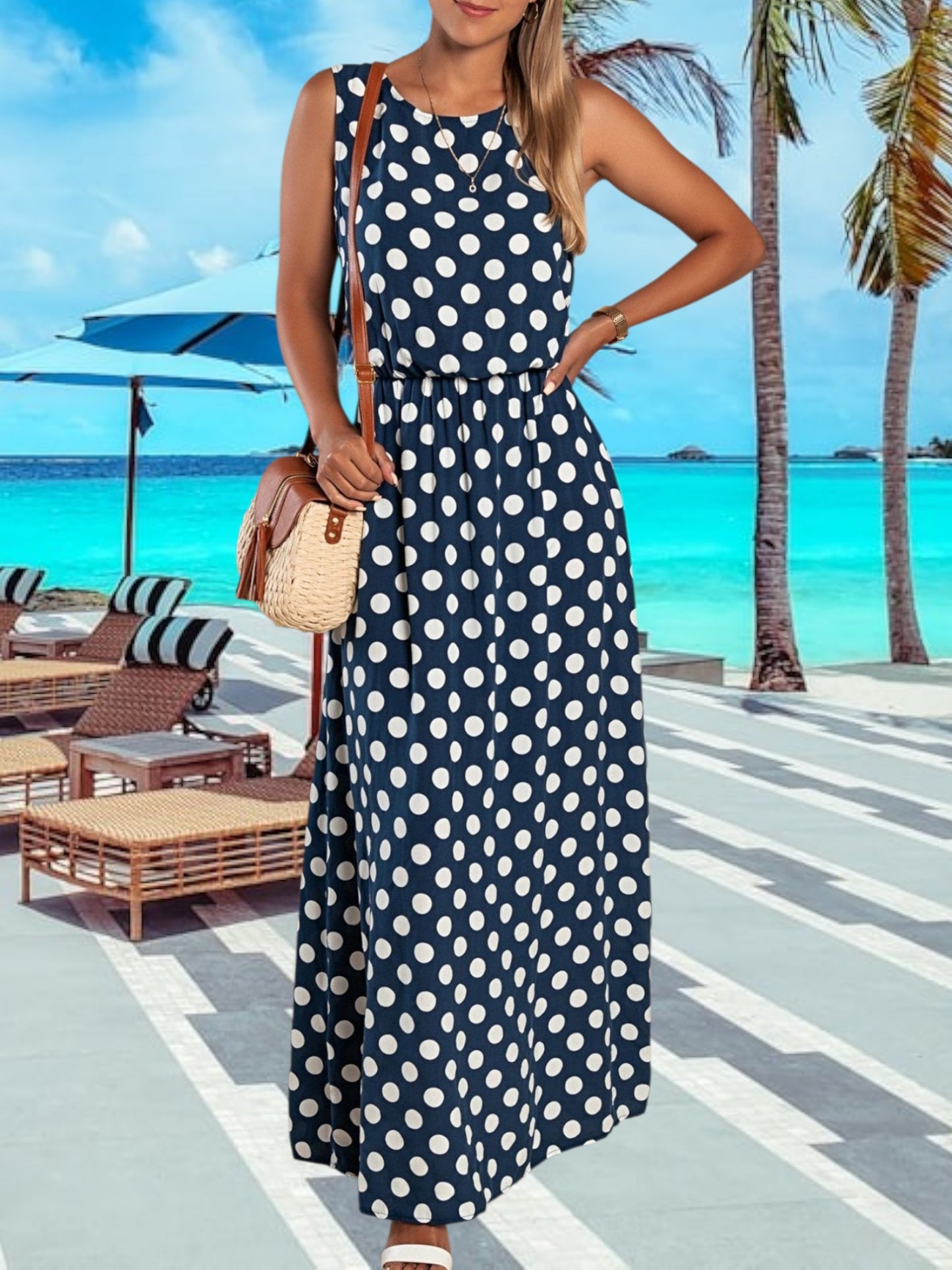 Fenja | Elegantes Maxikleid mit Polka Dots, figurbetont, ärmellos, ideal für den Sommer | Marineblau 2