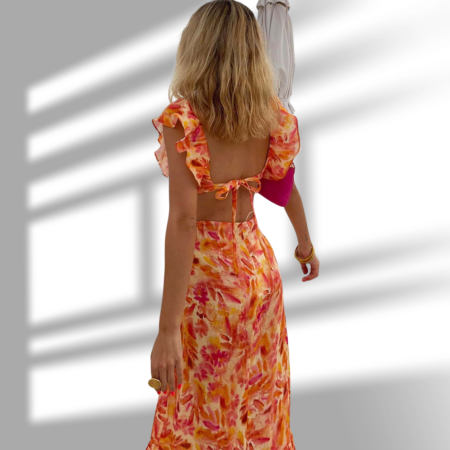 Fließendes Sommerkleid mit Rüschenträgern und tiefem V-Ausschnitt | Orange 2
