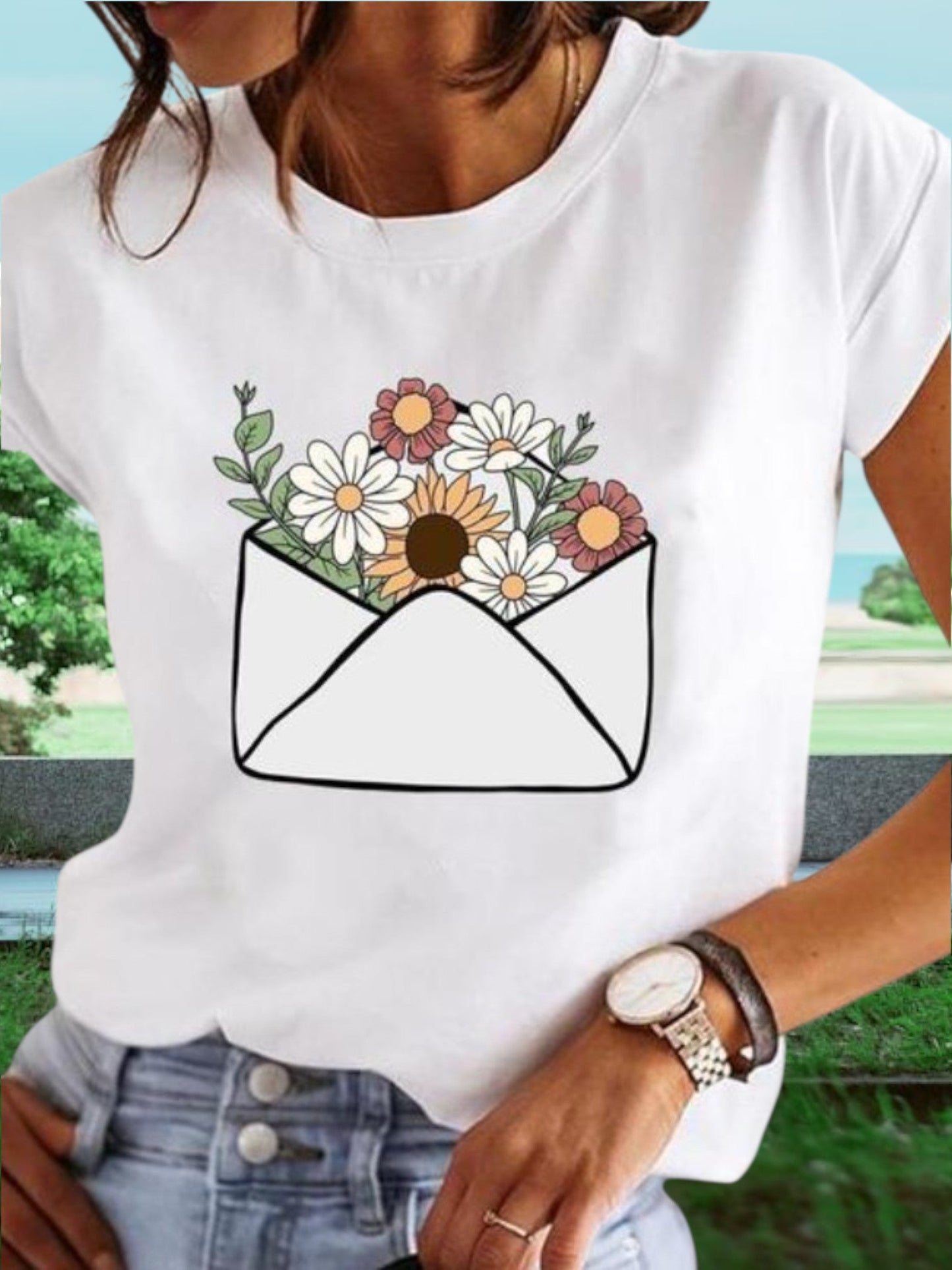 Kurzarm weißes T-Shirt mit Herzdruck und runden Hals für Frauen 2