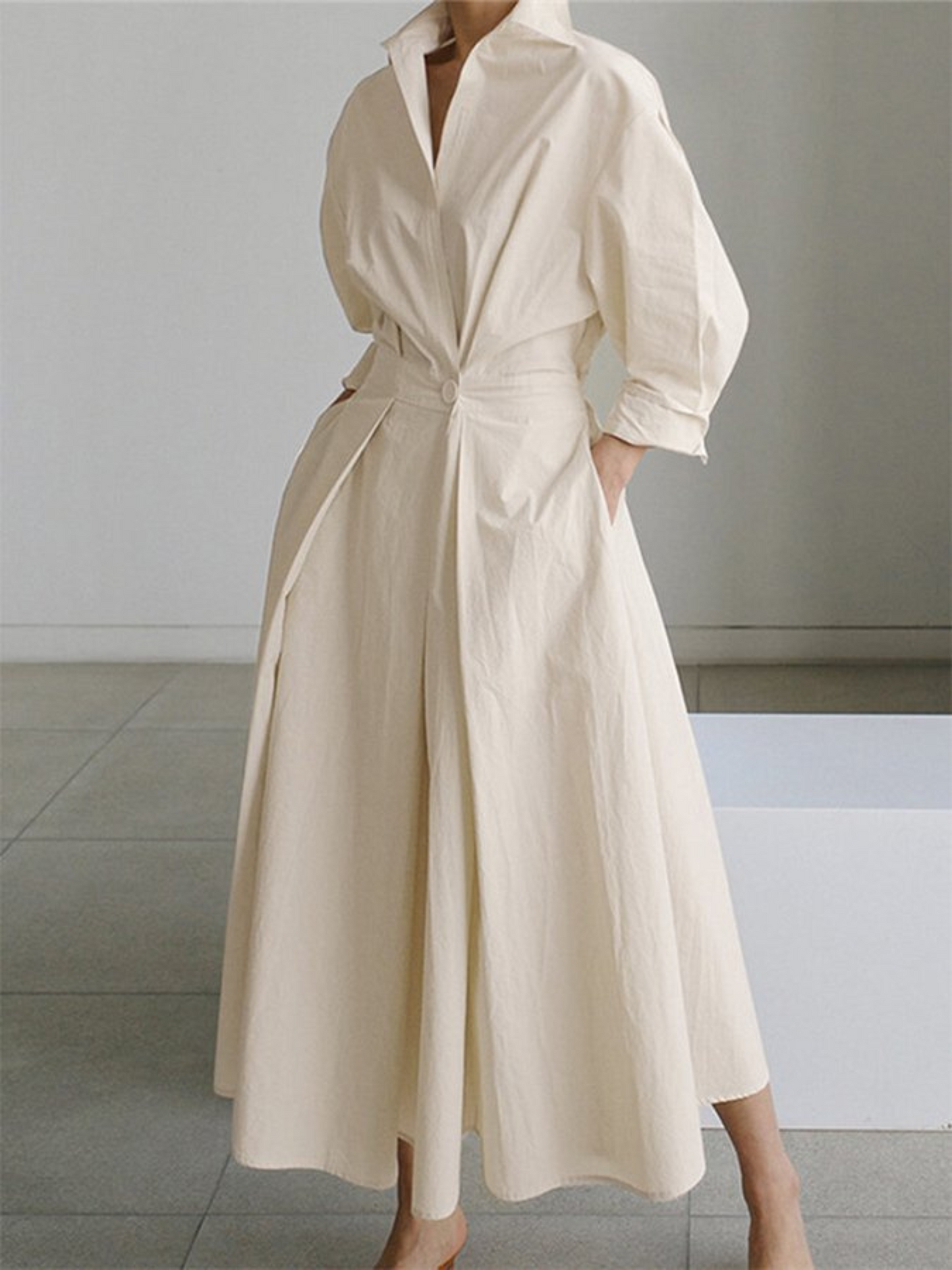 Langärmliges Sommerkleid | Modernes Design 0