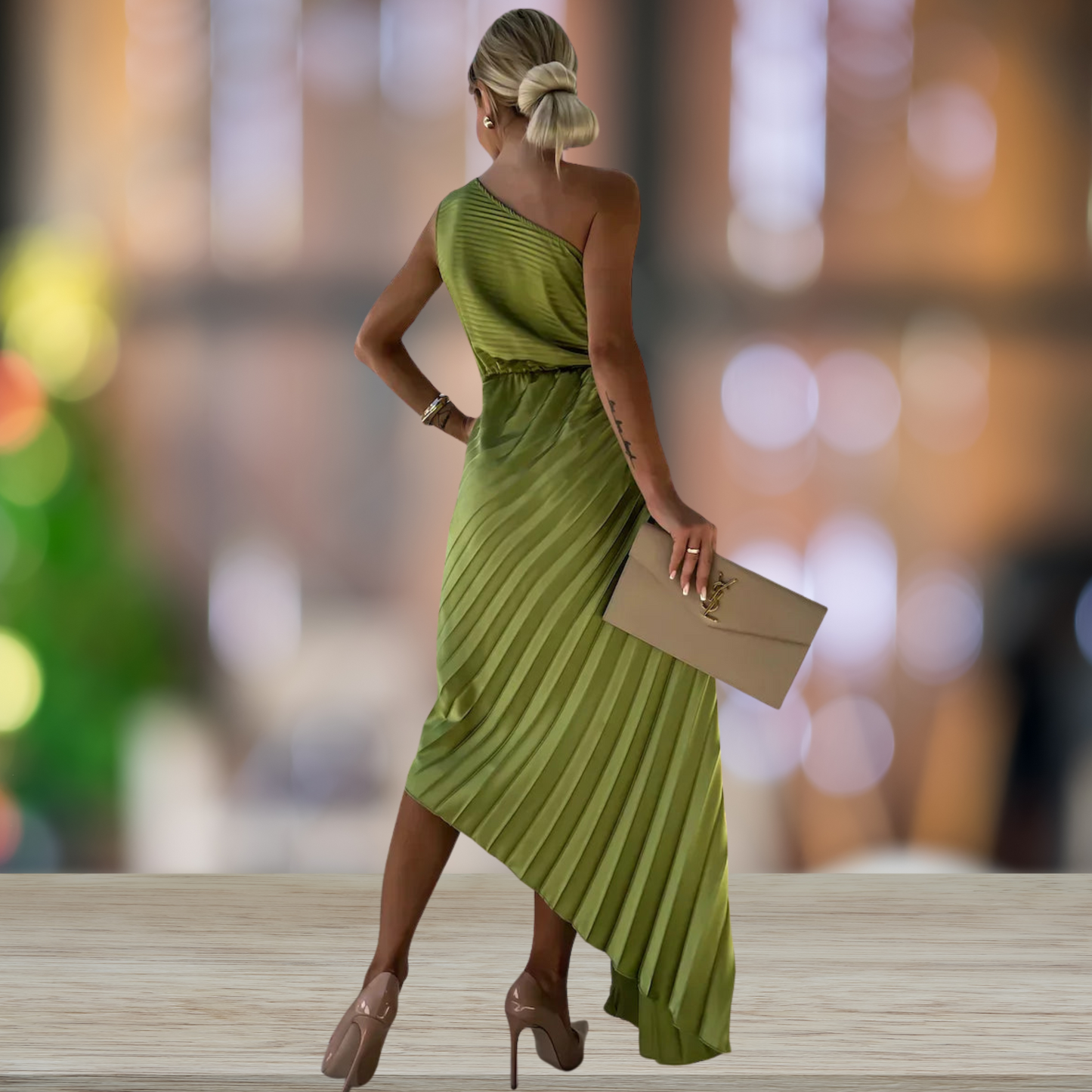 Langes Kleid mit Falten und schrägem Ausschnitt – fließend und stilvoll | Grun 2