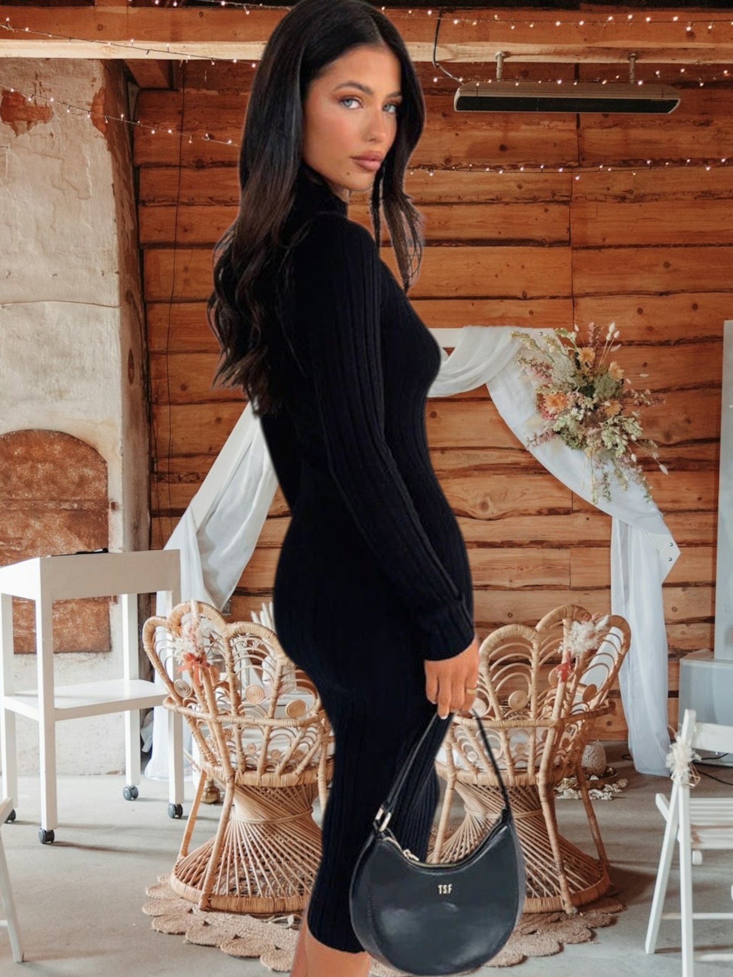 Naiselle | Elegantes Strickkleid für Damen aus hochwertiger Wolle mit hohem Kragen und Rippenstruktur | Schwarz