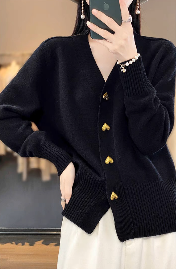Strickjacke für Damen | Weicher Strick, Herzknöpfe 0