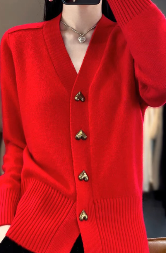 Strickjacke für Damen | Weicher Strick, Herzknöpfe 2