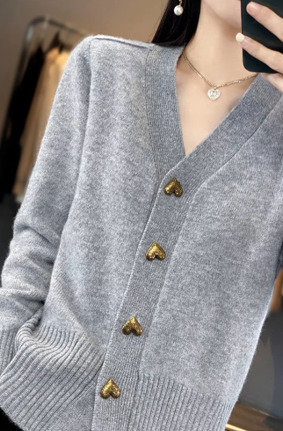 Strickjacke für Damen | Weicher Strick, Herzknöpfe 3