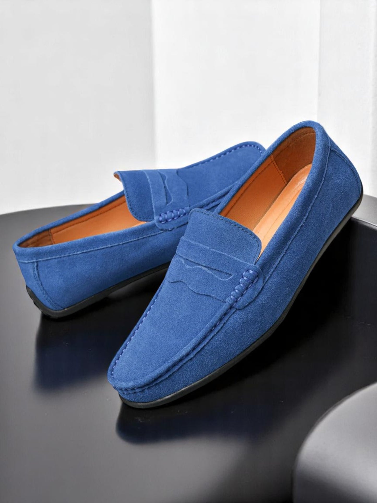 Isaac | Stilvolle Herrenschuhe zum Hineinschlüpfen hochwertigem Wildleder mit rutschfester Sohle und Slip-On Design