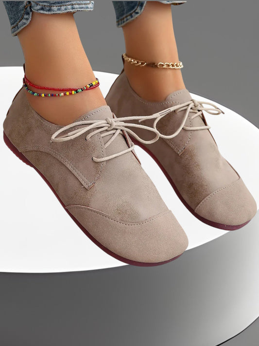 Anna | Flache Damen Slipper aus hochwertiger Mikrofaser mit Schnürsenkel und rutschfester Sohle | Beige