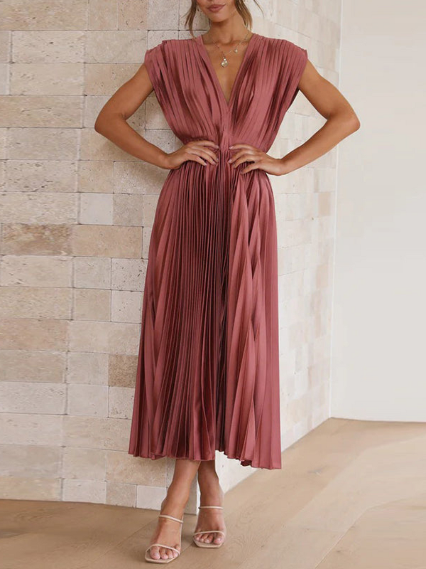 Ärmelloses Kleid mit V-Ausschnitt | Schmeichelhafte Silhouette 2