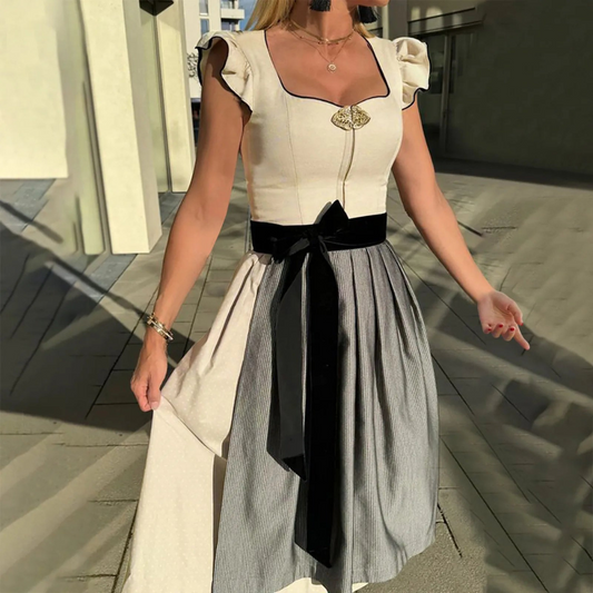 Ärmelloses Midikleid mit Rüschen | Oktoberfest-Outfit 0