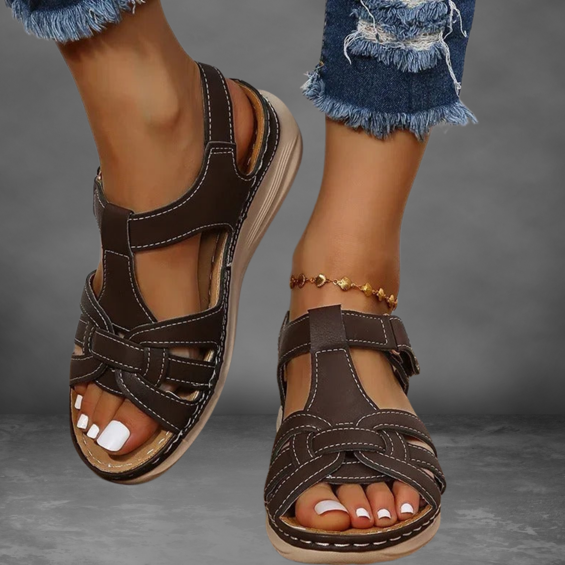 Bequeme Sommersandalen mit verstellbarem Riemen und weicher Sohle | Braun 3