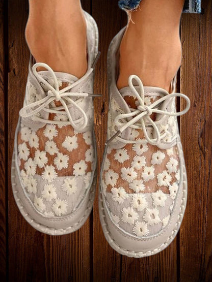 Blumengestickte Spitzen -Designschuhe für Frauen | Beige