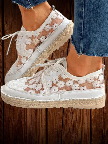 Blumengestickte Spitzen -Designschuhe für Frauen | WeiB 2