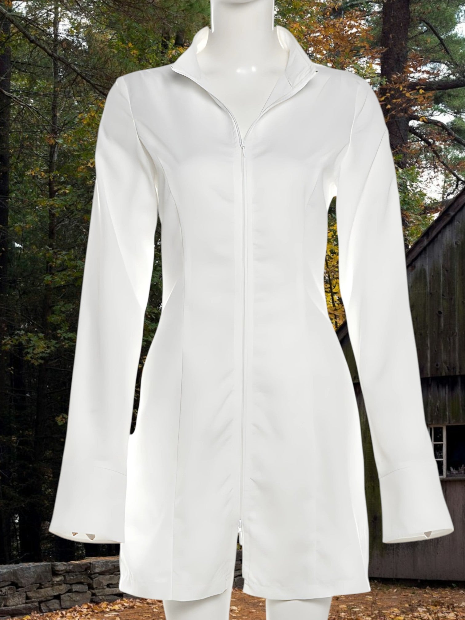 Caitriona | Sportlicher Damen-Trenchcoat aus atmungsaktivem Material mit langem Reißverschluss | WeiB 4
