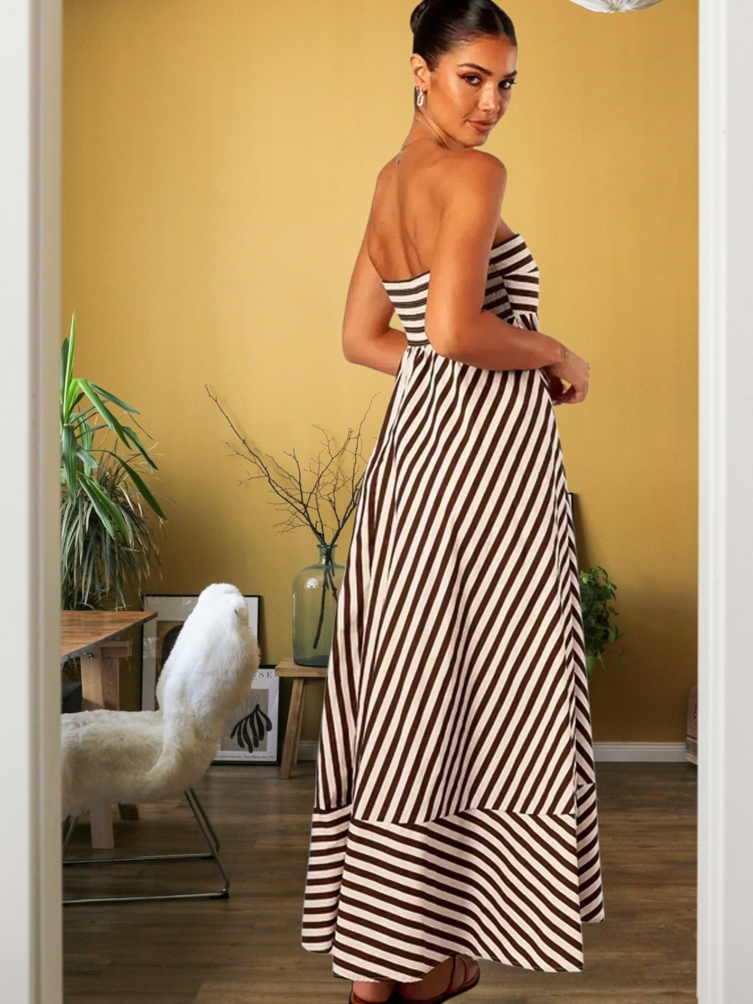 Clara | Elegantes Maxikleid für Damen mit gerafftem Design und unsichtbarem Reißverschluss, perfekt für Hochzeitsgäste und festliche Anlässe | Streifen 2