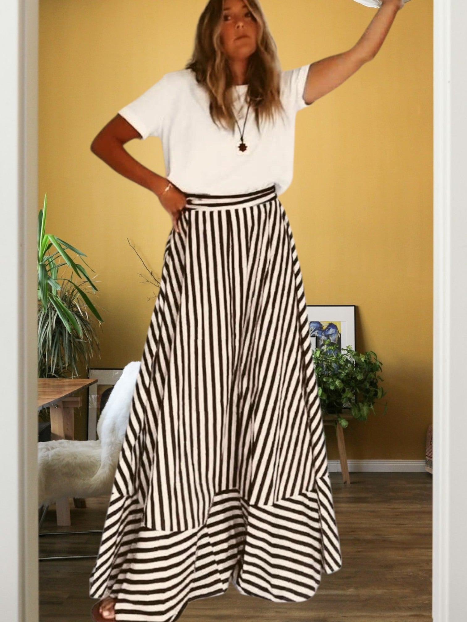 Clara | Elegantes Maxikleid für Damen mit gerafftem Design und unsichtbarem Reißverschluss, perfekt für Hochzeitsgäste und festliche Anlässe | Streifen 5