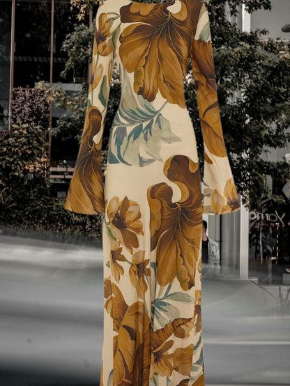 Clara | Elegantes Maxikleid mit botanischem Muster, abnehmbaren Puffärmeln und langen Ärmeln | Braun 3