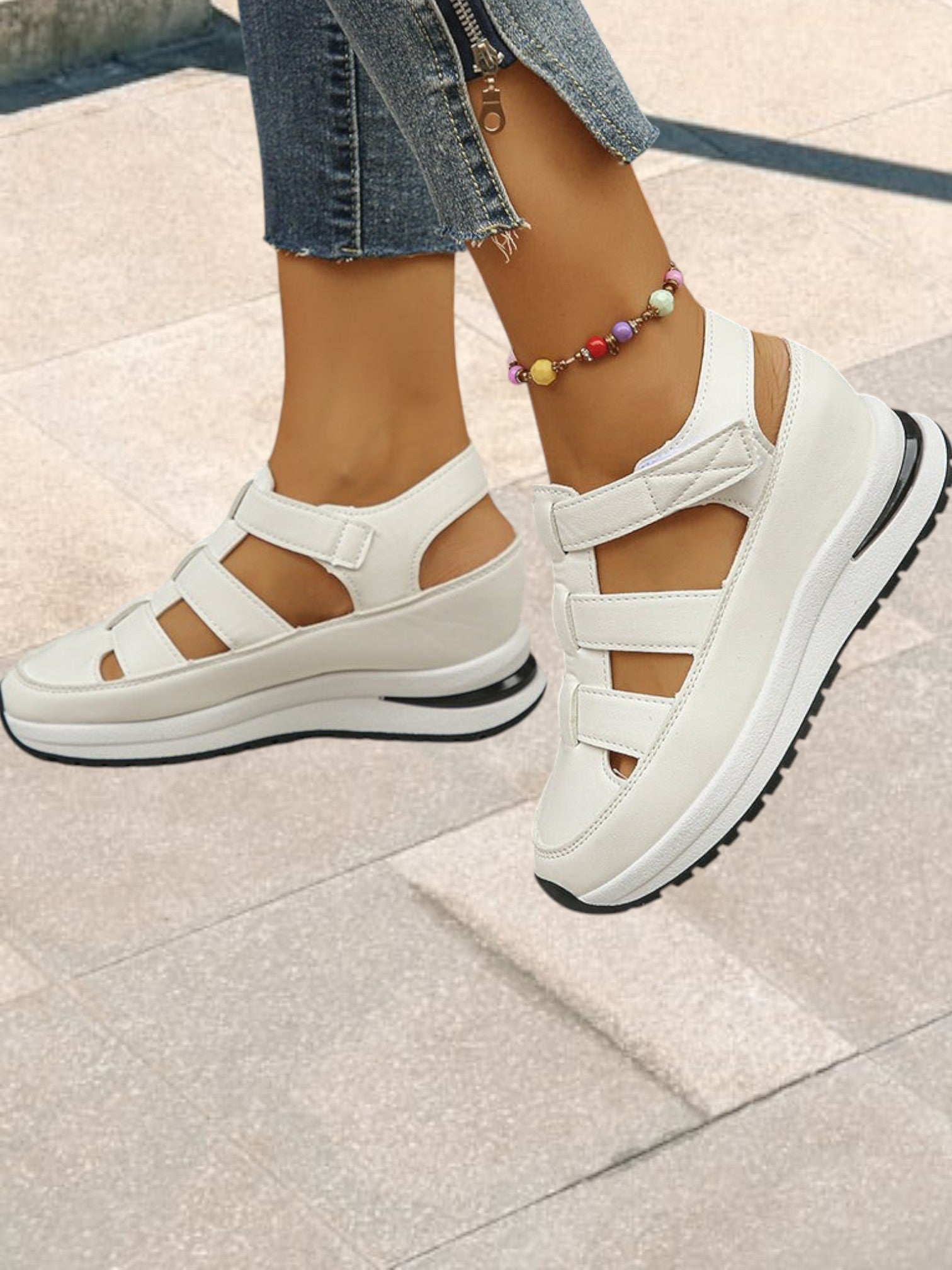 Danielita | Atmungsaktive Orthopädische Sandalen Damen mit Geschlossener Zehenpartie für Optimalen Komfort | Weiß 2