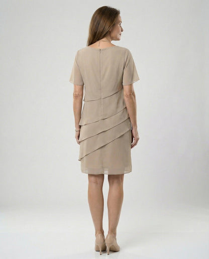 Minikleid Damen | Elegantes Stufenlagen-Design & Figurschmeichelnder Schnitt