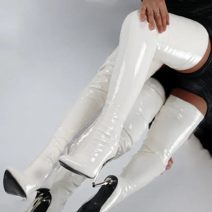 Elegante Overknee Stiefel Schwarz aus Kunstleder mit Spitzem Schuh und Hohem Absatz 4