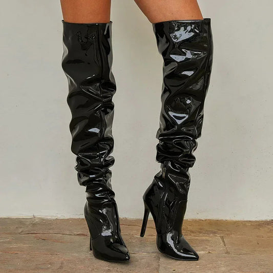 Elegante Overknee Stiefel Schwarz aus Kunstleder mit Stiletto-Hochhack und spitzer Zehenform 0