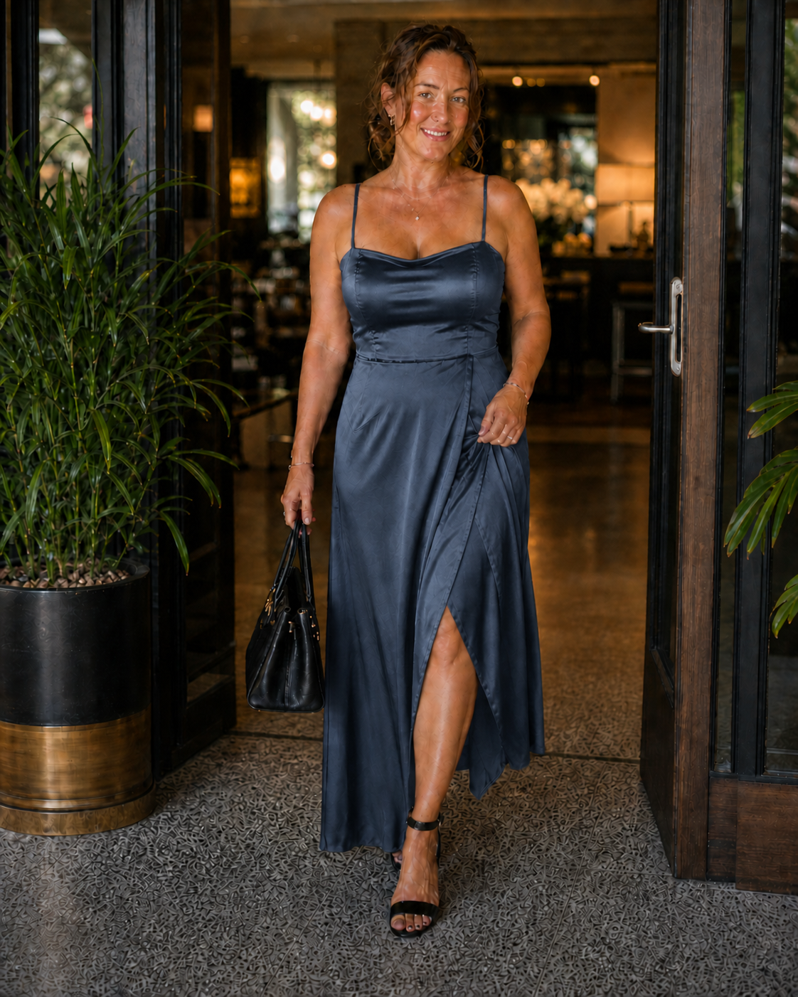 Elegantes Damen-Kleid mit fließendem Schnitt | R&B 4