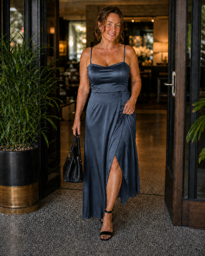 Elegantes Damen-Kleid mit fließendem Schnitt | R&B 4