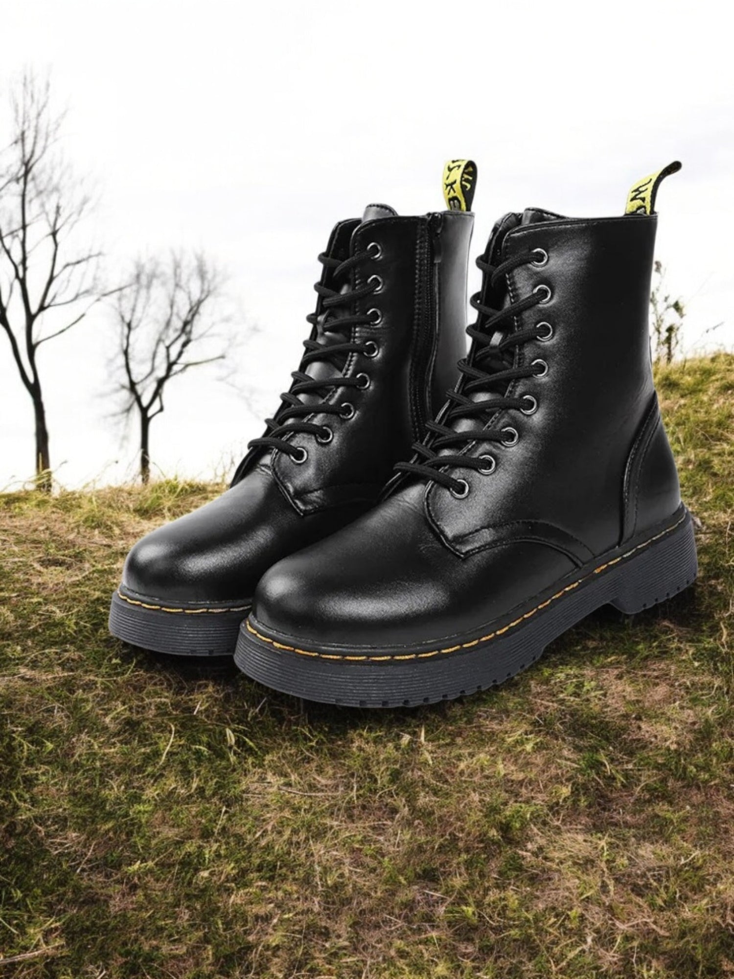 Emma | Modische Damenstiefel Schwarz aus Kunstleder mit Reißverschluss und rutschfester Sohle | Schwarz