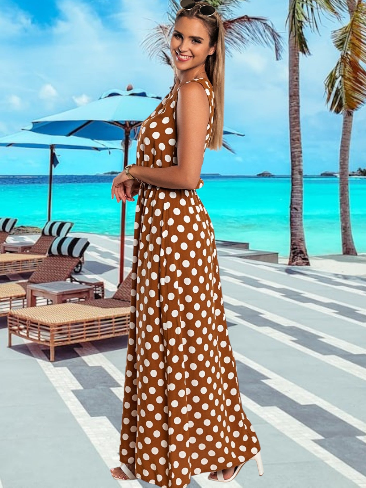 Fenja | Elegantes Maxikleid mit Polka Dots, figurbetont, ärmellos, ideal für den Sommer | Braun