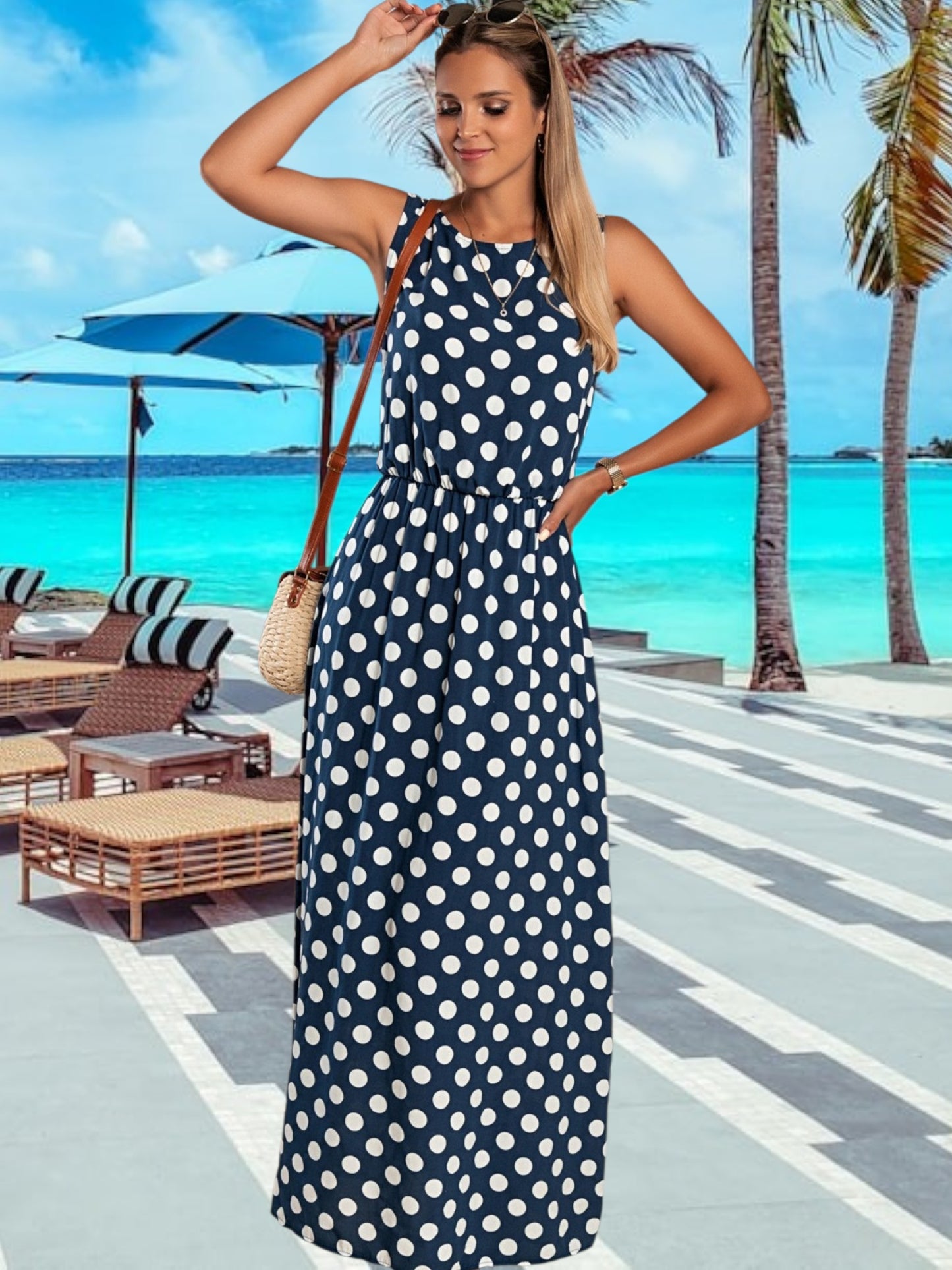 Fenja | Elegantes Maxikleid mit Polka Dots, figurbetont, ärmellos, ideal für den Sommer | Marineblau