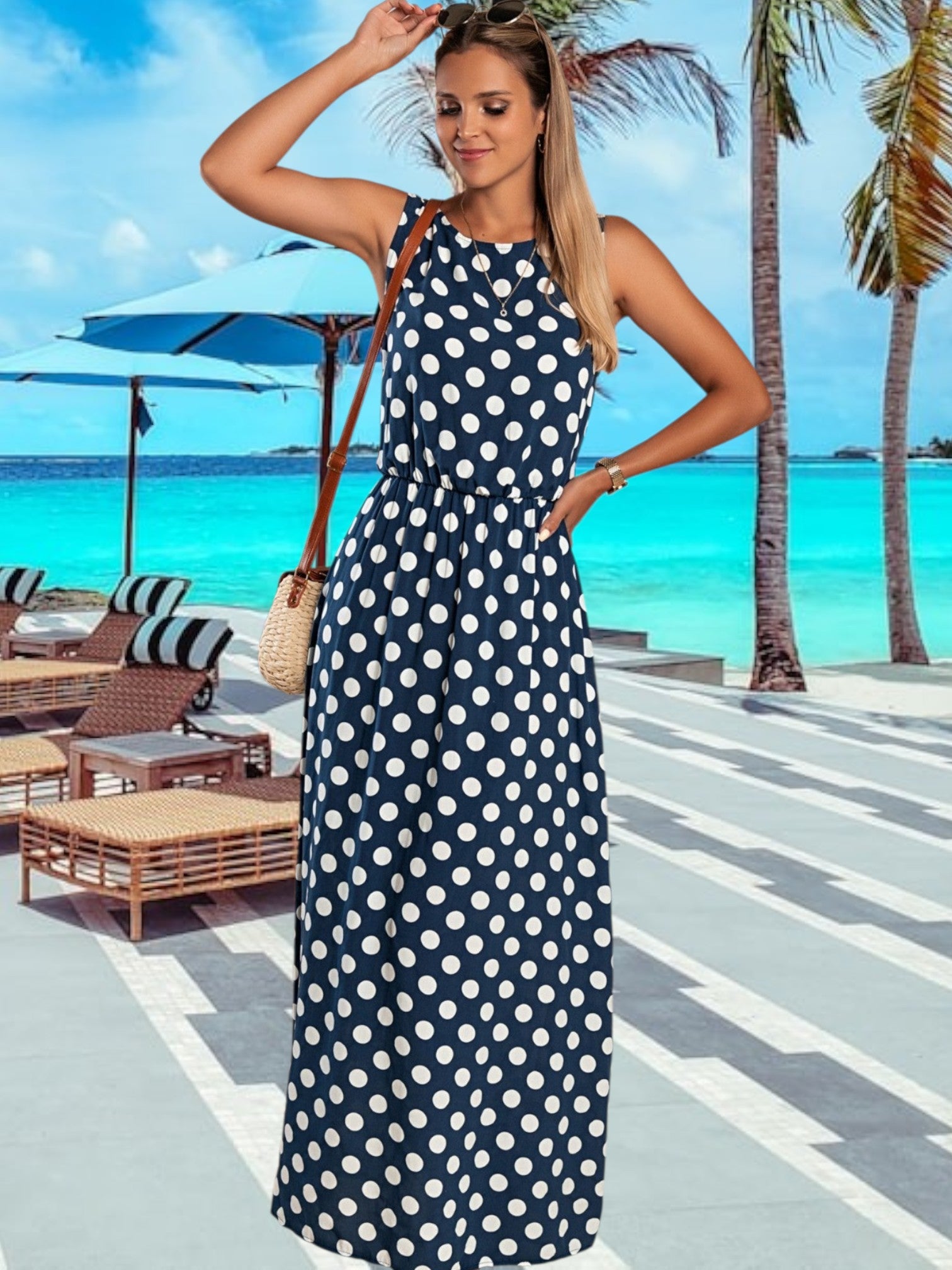Fenja | Elegantes Maxikleid mit Polka Dots, figurbetont, ärmellos, ideal für den Sommer | Marineblau