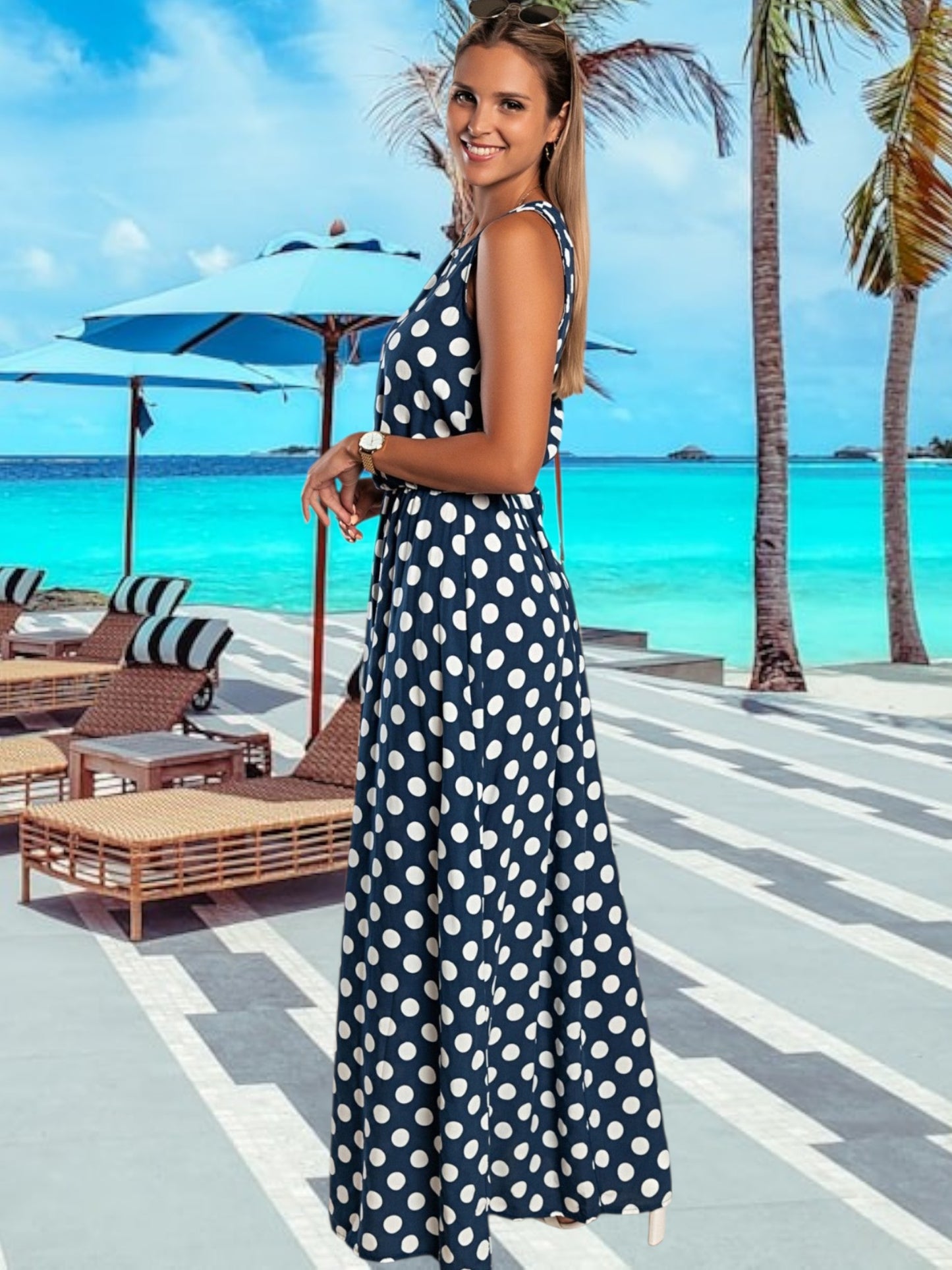 Fenja | Elegantes Maxikleid mit Polka Dots, figurbetont, ärmellos, ideal für den Sommer | Marineblau 4