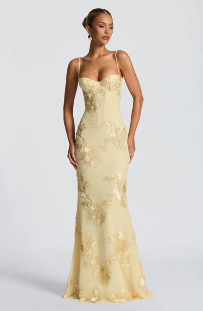 Figurbetontes Maxi Kleid mit Spitze 9