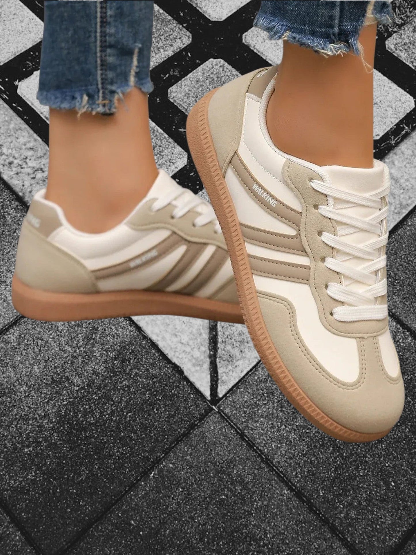 Frauen-Schnürschupper mit Bogenunterstützung für den ganzen Tag wandelnden Komfort | Beige