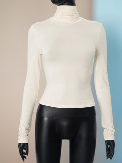 Grace | Elegantes Damen Rollkragenoberteil aus Baumwollmischung mit Rüschendetails und figurbetonendem Schnitt | Beige 5