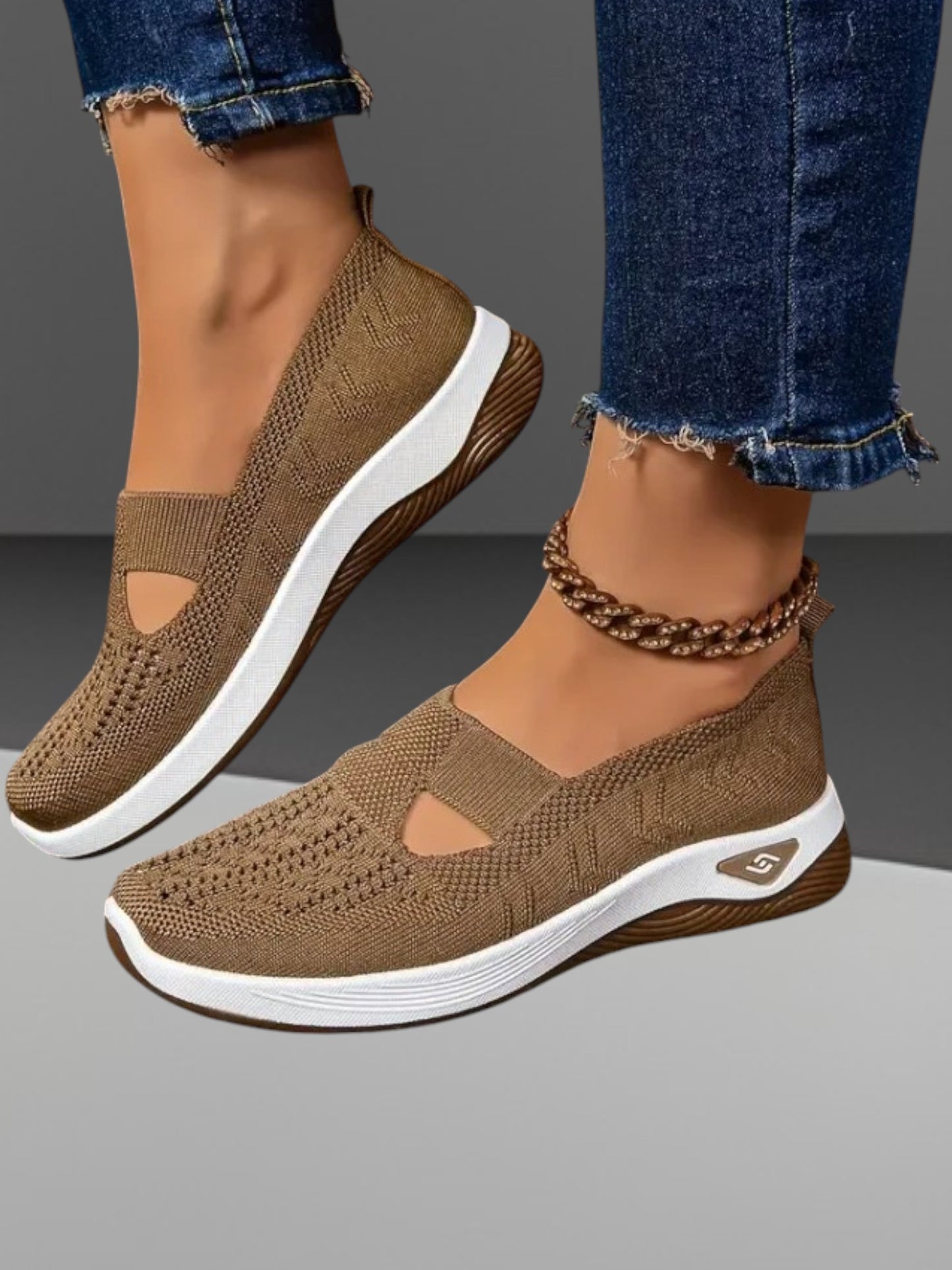 Gudrun | Orthopädische Gänseschuhe mit rutschfester Sohle und bequemer Passform für den Alltag | Beige