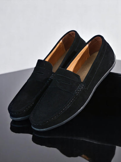 Isaac | Stilvolle Herren Slipper aus hochwertigem Wildleder mit rutschfester Sohle und Slip-On Design | Schwarz 2