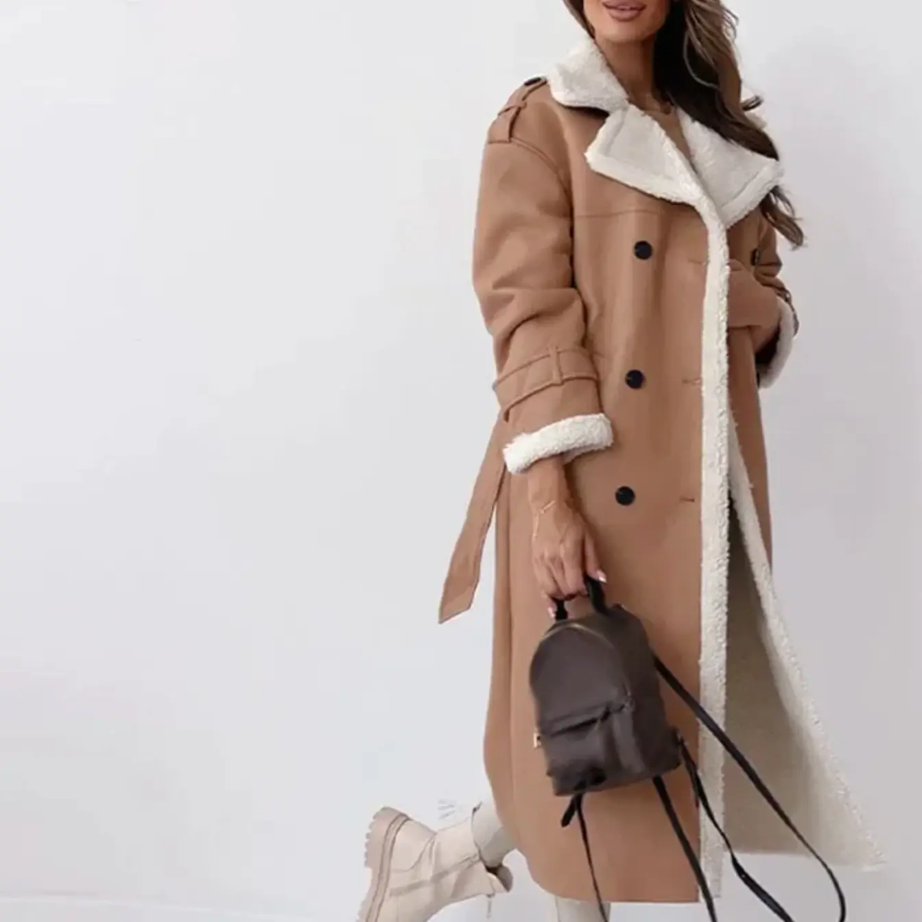 Langer Trenchcoat für Damen, mit Lammfellfutter, zweireihig | Winter 4