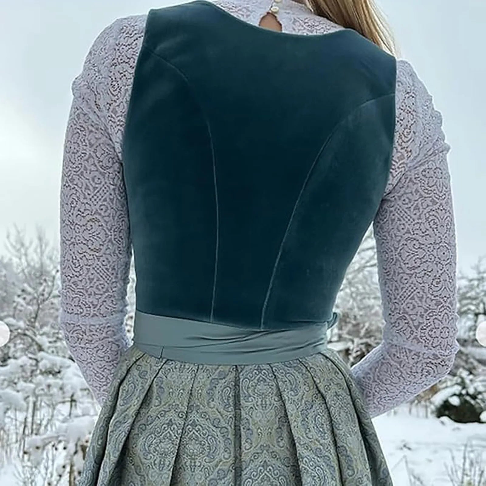 Langes Dirndlkleid | Fließendes Design | Oktoberfest Outfit 2