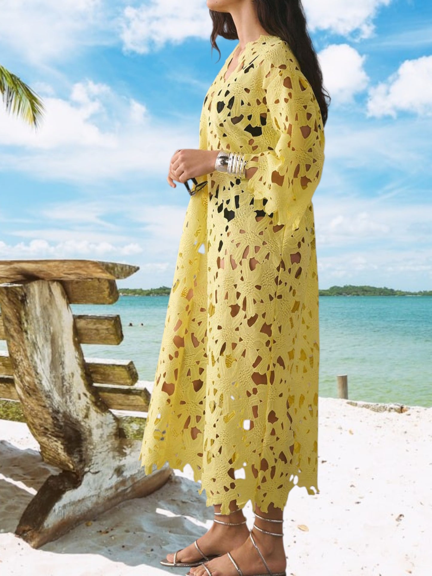 Laura | Elegantes Midi Strandkleid Damen aus floraler Spitze mit Quasten und bequemer Passform | Gelb 2