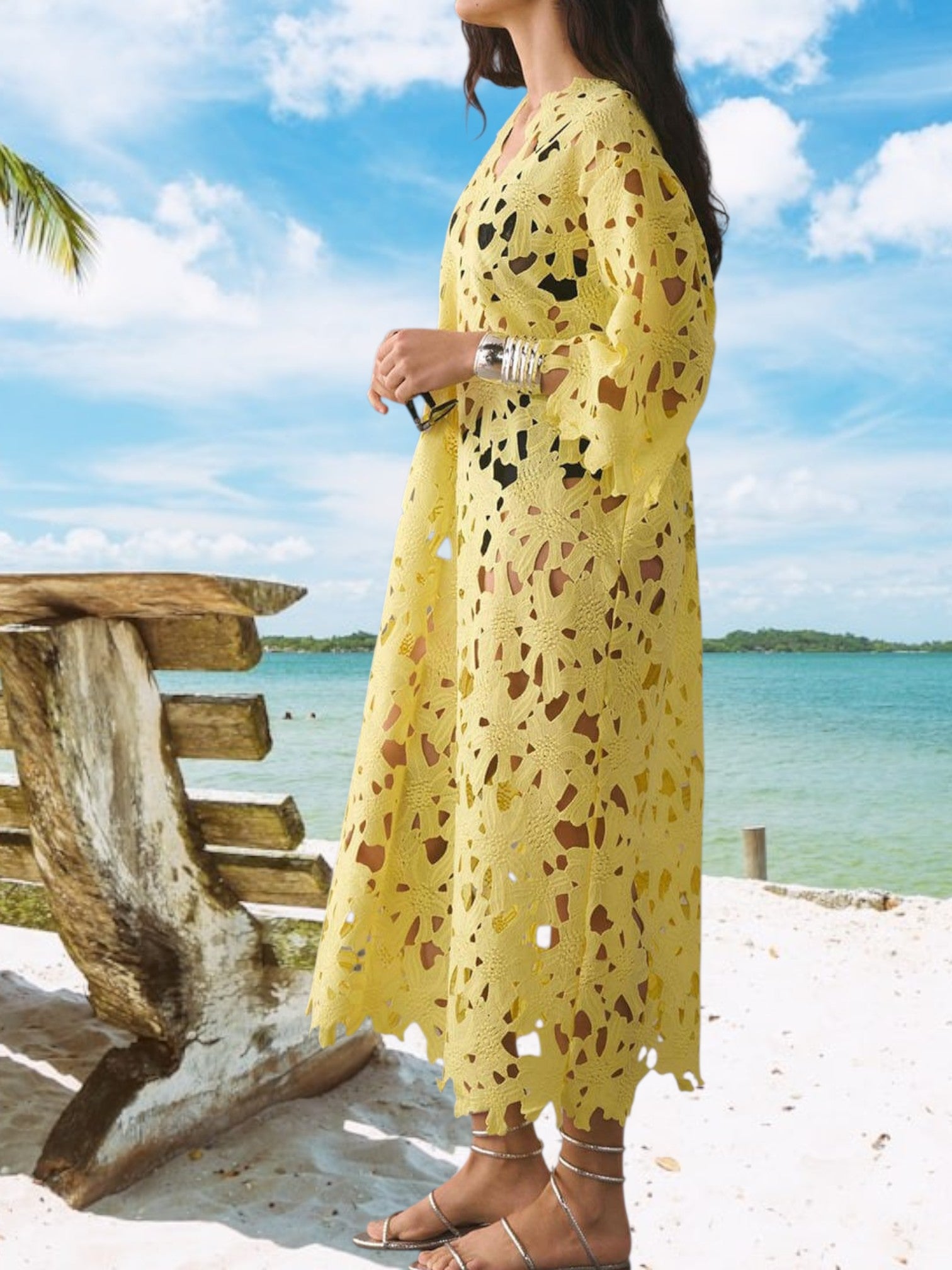 Laura | Elegantes Midi Strandkleid Damen aus floraler Spitze mit Quasten und bequemer Passform | Gelb 2