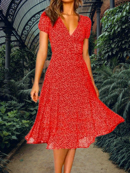 Leichtes A-Linie-Sommerkleid mit V-Ausschnitt, kurze Ärmel und Polka Dot-Baumwollmischungsstoff