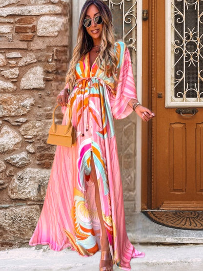 Leichtes farbenfrohes Maxikleid mit langen Ärmeln und lässigen Passform