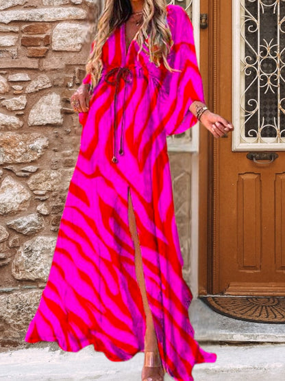 Leichtes farbenfrohes Maxikleid mit langen Ärmeln und lässigen Passform