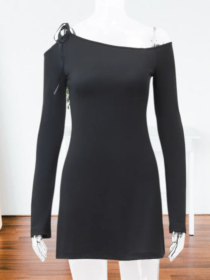 Lira | Damen Off-Shoulder Kleid aus elastischem Material mit asymmetrischem Design, lange Ärmel, vielseitig zu tragen | Schwarz 3