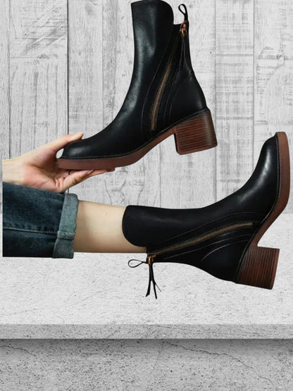 Margarete | Elegante Lederstiefeletten mit goldenem Reißverschluss und braunem Absatz für Damen | Schwarz