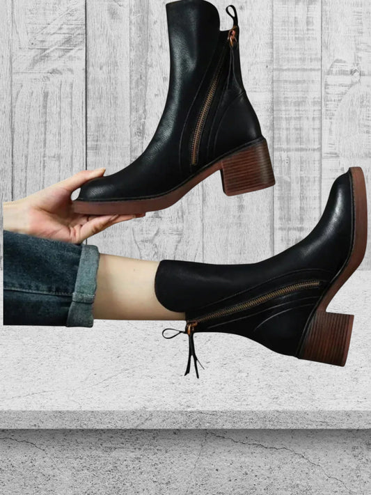 Margarete | Elegante Lederstiefeletten mit goldenem Reißverschluss und braunem Absatz für Damen | Schwarz